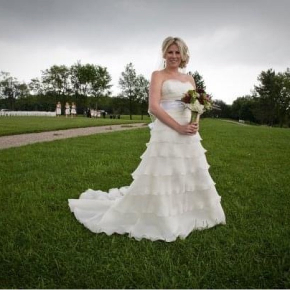 2008 Rivini Bridal Gown - Picture 4 of 5